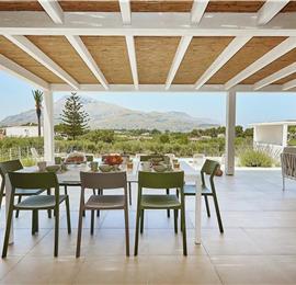 4 bedroom villa with pool, Castellammare del Golfo, sleeps 8-10